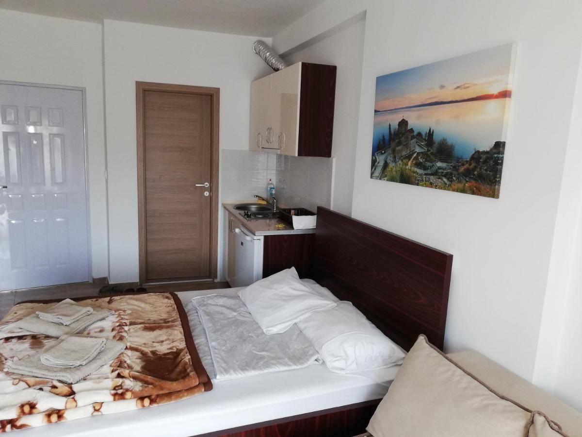 Center Apartment Delfina Охрид Екстер'єр фото